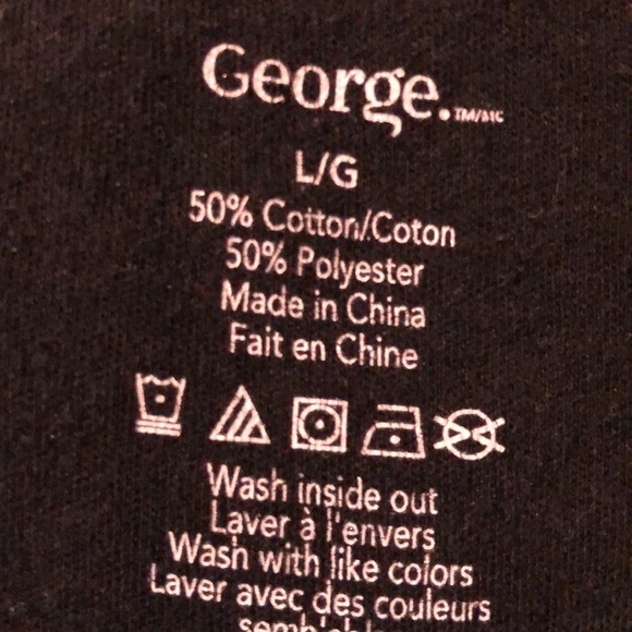 5/$25🖤 black tee - Picture 2 of 3